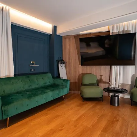 Cosmopolita Boutique ホテル 4*