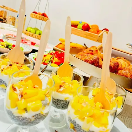 Ξενοδοχείο Cosmopolita Boutique 4*